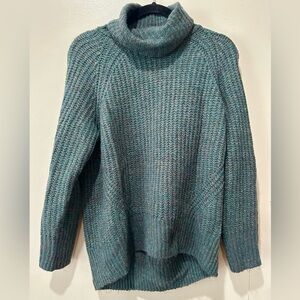 Women’s Old Navy Sweater